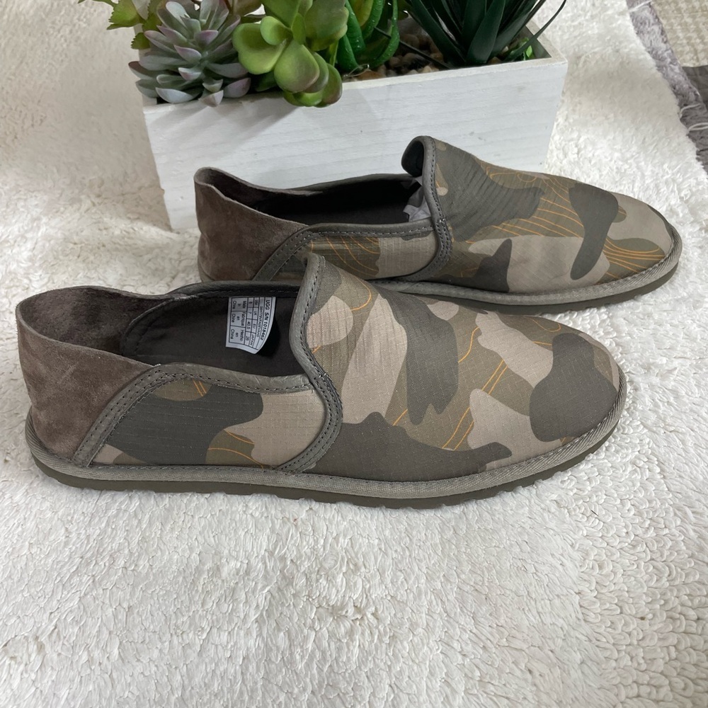 UGG men's shoes size 8